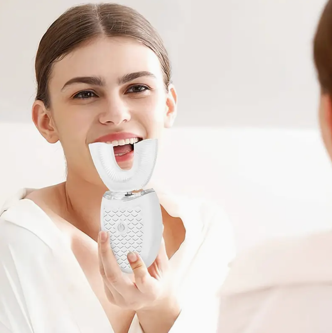 self-brushing tooth brush